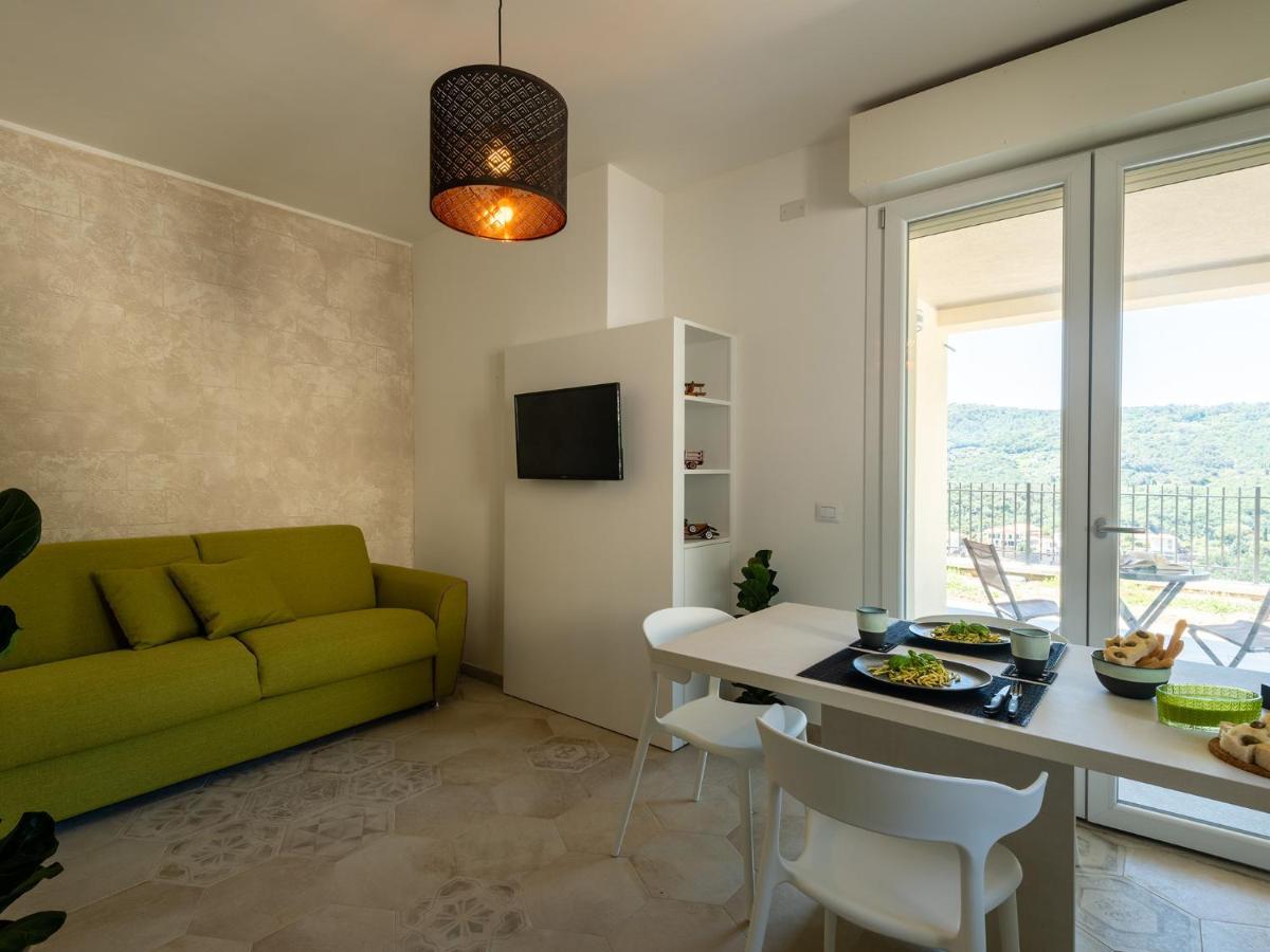Villa Hanbury With Swimming Pool And Parking In Alassio Exterior photo