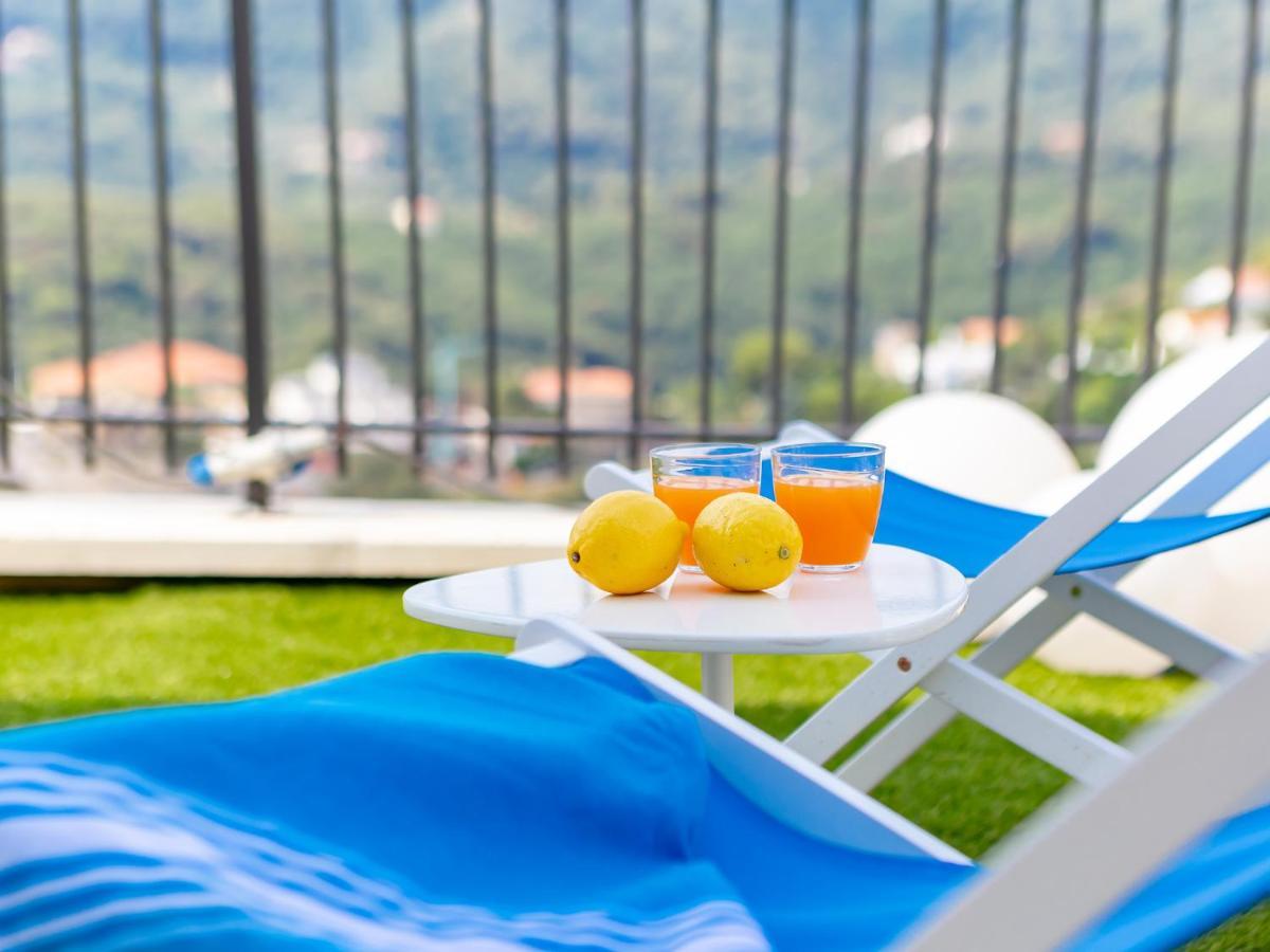 Villa Hanbury With Swimming Pool And Parking In Alassio Exterior photo